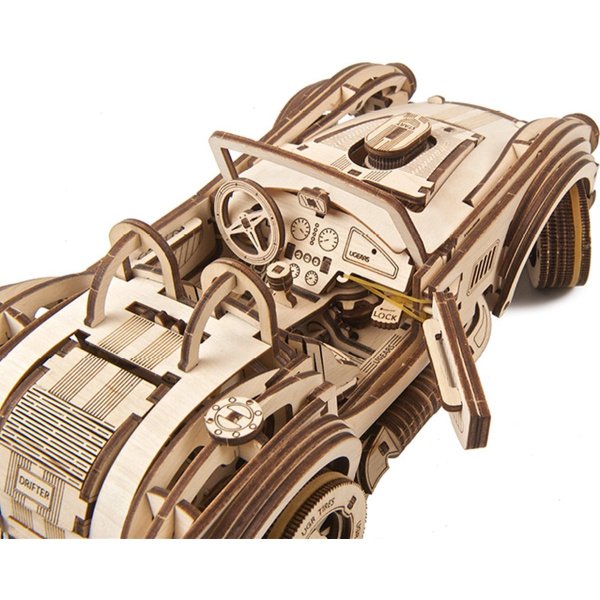 Ugears kit de construction Voiture de course Cobra Drift - 25,5 x21x11,5 cm - bois brun 370 pièces
